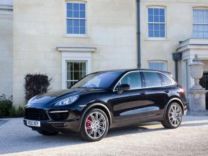 Porsche Cayenne Turbo 2010 года (UK)